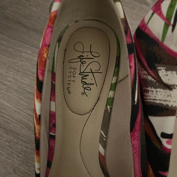 Colorful women’s high heel shoes - Picture 4 of 10